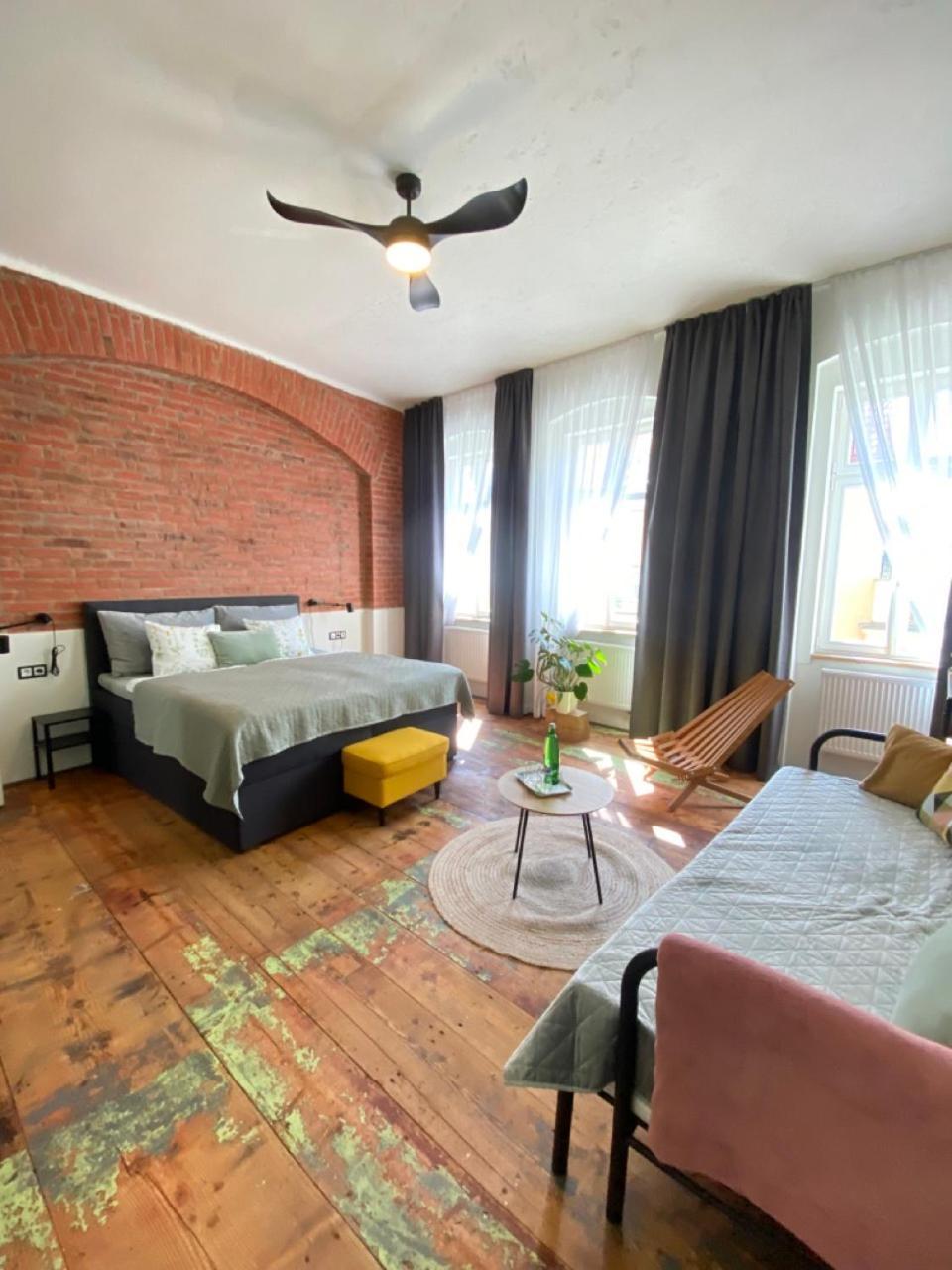 Four Rooms Carlsbad Authentic 卡罗维发利 外观 照片